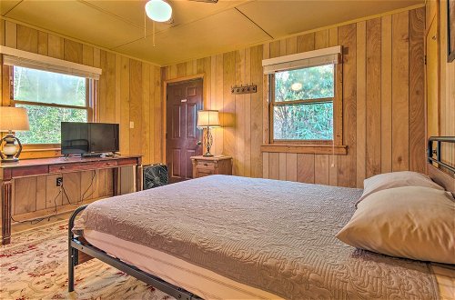 Foto 19 - Peaceful Spruce Pine Cabin on 8 Acres w/ 2 Decks