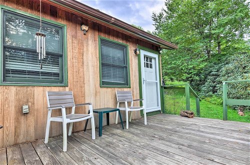 Foto 17 - Peaceful Spruce Pine Cabin on 8 Acres w/ 2 Decks