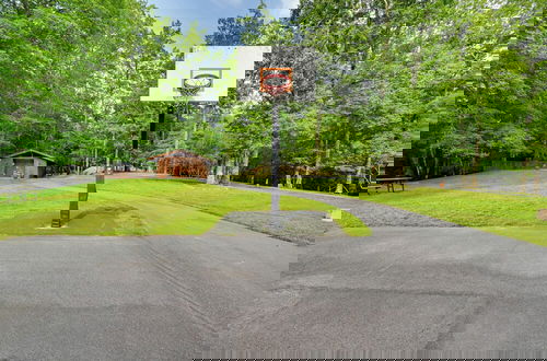 Foto 44 - Peaceful Brevard Mountain Cabin: Hike, Golf & Swim