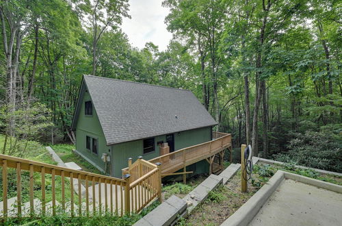 Foto 35 - Peaceful Brevard Mountain Cabin: Hike, Golf & Swim