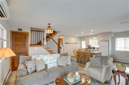 Foto 12 - Oak Harbor Lake Home w/ 4 Decks + Seating