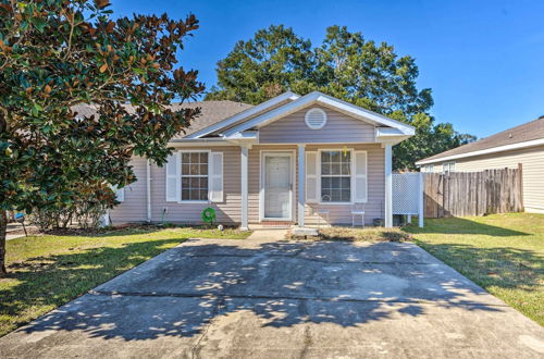 Foto 16 - Cute Pensacola Townhome ~ 9 Mi to Downtown