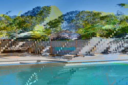 Foto 23 - Spacious Largo Retreat: Private Pool & Yard