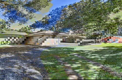 Foto 33 - Spacious Largo Retreat: Private Pool & Yard