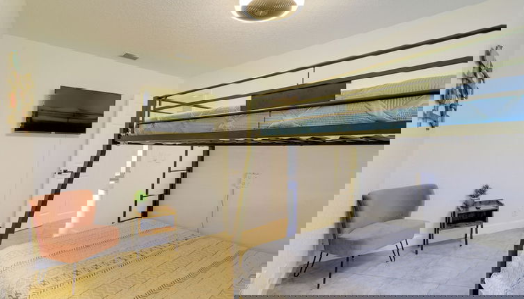 Foto 1 - Spacious Largo Retreat: Private Pool & Yard