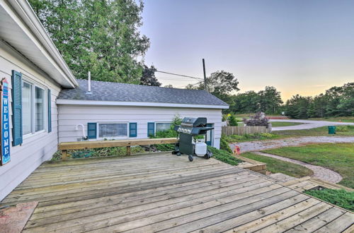 Foto 25 - East Tawas Cabin w/ Lake Huron Access & Views