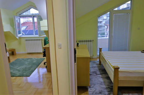 Photo 2 - Lovely 3-bed Apartment in Skopje