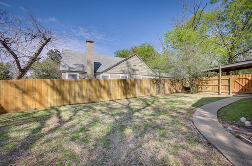 Photo 3 - 'the Pink Azalea' - Tyler Home w/ Yard + Patio