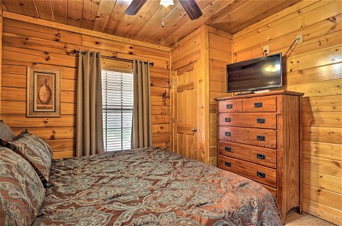Photo 27 - Sevierville Cabin w/ Games, Hot Tub & 4 King Beds