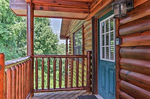 Photo 19 - Sevierville Cabin w/ Games, Hot Tub & 4 King Beds