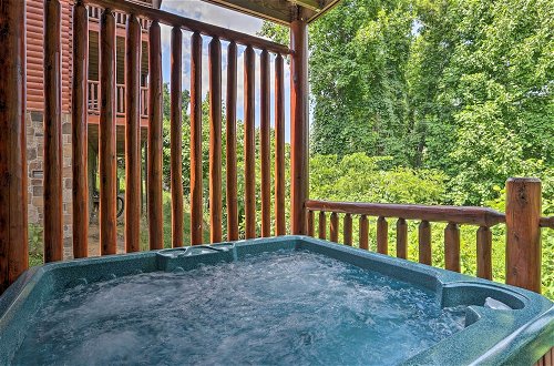 Photo 33 - Sevierville Cabin w/ Games, Hot Tub & 4 King Beds