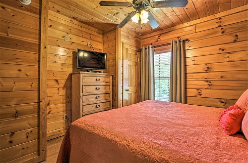 Photo 15 - Sevierville Cabin w/ Games, Hot Tub & 4 King Beds