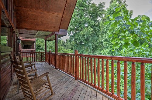 Photo 21 - Sevierville Cabin w/ Games, Hot Tub & 4 King Beds