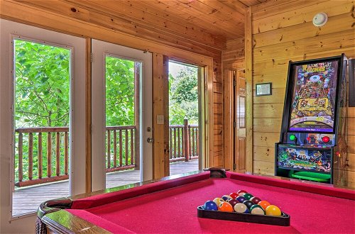 Photo 8 - Sevierville Cabin w/ Games, Hot Tub & 4 King Beds