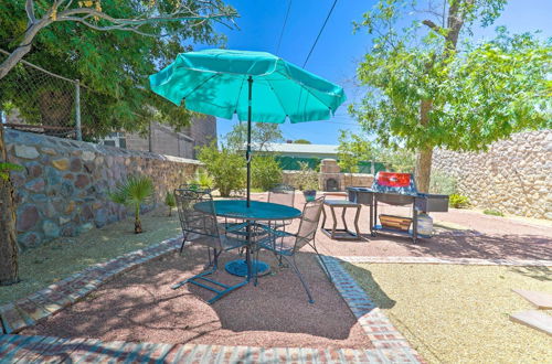 Foto 5 - El Paso Home w/ Backyard + Outdoor Fireplace