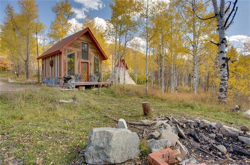Foto 1 - Colorful Cabin w/ Teepee, Fire Pits & Mtn Views