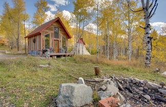 Foto 1 - Colorful Cabin w/ Teepee, Fire Pits & Mtn Views