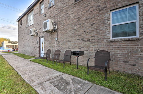 Photo 9 - Galveston Apartment w/ Deck ~ 1 Mi to Pier