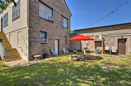 Photo 13 - Romantic Apt: Private Patio & Shared Hot Tub