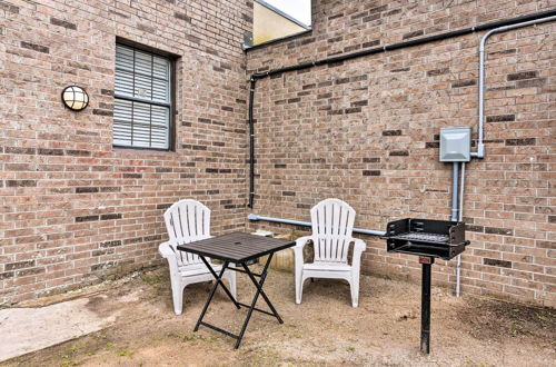 Photo 25 - Romantic Apt: Private Patio & Shared Hot Tub