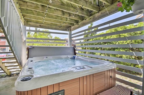 Photo 8 - Dreamy, Coastal Studio Paradise w/ Hot Tub