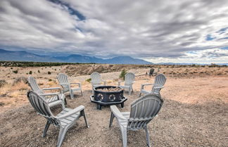 Foto 1 - Family-friendly Desert Home ~ 10 Mi to Taos