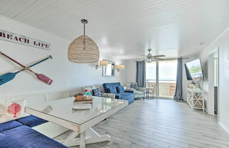 Foto 1 - Sunny Hudson Condo w/ Private Beach Access