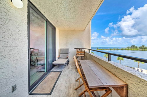 Photo 18 - Sunny Hudson Condo w/ Private Beach Access