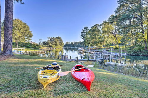 Foto 23 - Waterfront Home in Quiet Cove: Kayaks On-site