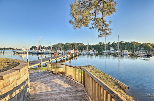 Photo 32 - Waterfront Home in Quiet Cove: Kayaks On-site