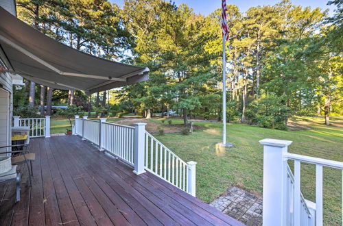 Photo 10 - Waterfront Home in Quiet Cove: Kayaks On-site