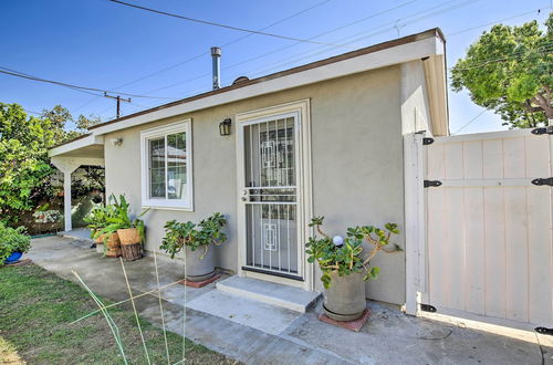 Photo 17 - Quaint Long Beach Apt ~ 9 Mi to Beach Access