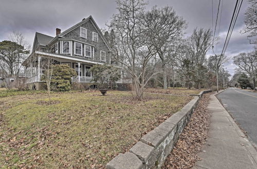 Photo 3 - Vineyard Haven House - Easy Access to Beaches