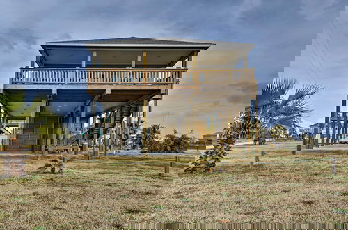 Foto 16 - Crystal Beach Home w/ Deck & Ocean Views