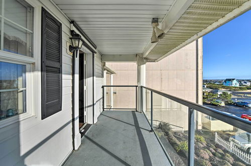 Photo 17 - Eagles View Condo in Ocean Shores w/ 3 Balconies