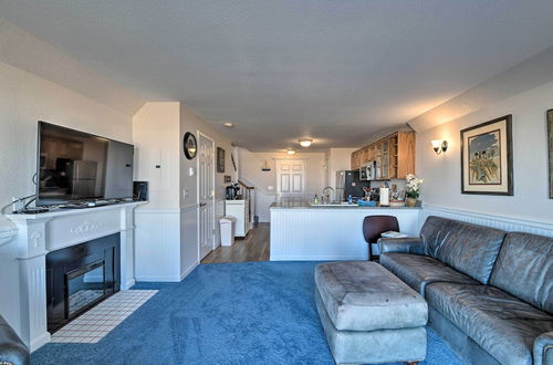 Photo 5 - Eagles View Condo in Ocean Shores w/ 3 Balconies