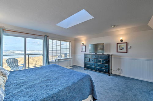 Photo 19 - Eagles View Condo in Ocean Shores w/ 3 Balconies