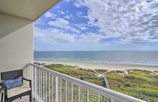 Foto 1 - Galveston Resort Condo w/ Heated Pool + Beach View