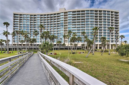 Photo 9 - Galveston Resort Condo w/ Heated Pool + Beach View