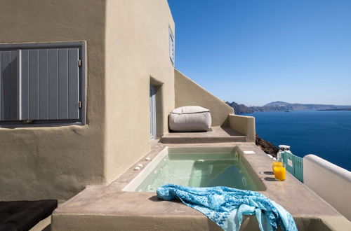 Photo 48 - SantorOia Luxury Suites