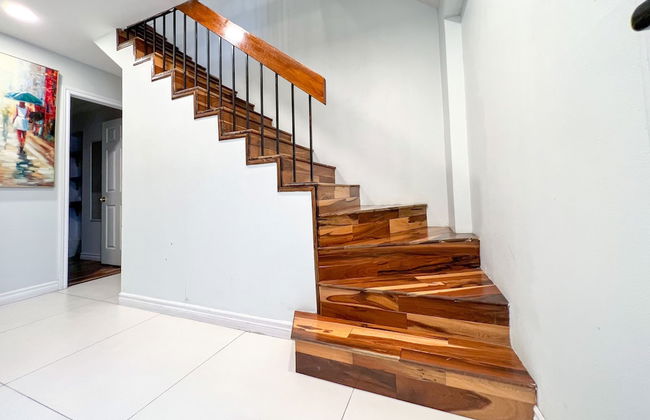 Chic Townhome with Garage Dt MTL - Photo 22