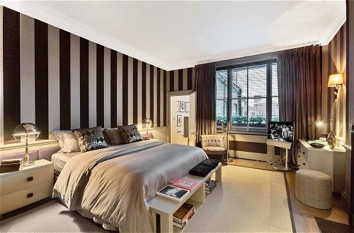 Foto 18 - Spacious 2 Bedroom Apartment in Cadogan Square