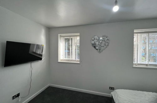 Photo 5 - Modern Executive 2-bed Apartment in London