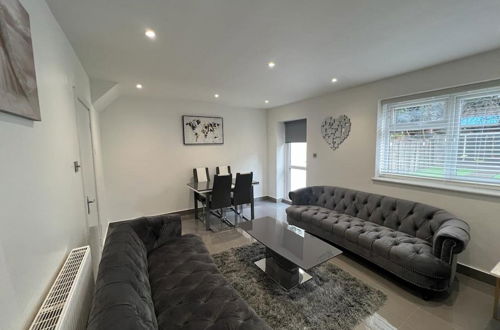 Foto 15 - Modern Executive 2-bed Apartment in London