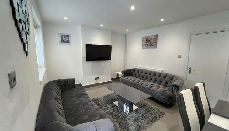 Photo 1 - Modern Executive 2-bed Apartment in London