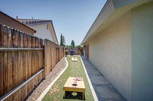 Foto 33 - Bakersfield Oasis: Private Pool, Hot Tub & Patio