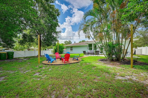 Foto 27 - Sunny Sarasota Home w/ Private Yard & Fire Pit