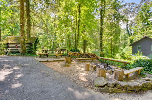 Photo 15 - Log Cabin Rental Near Table Rock State Park