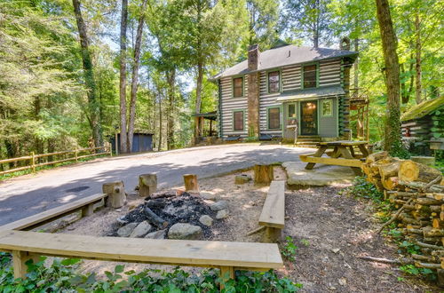 Photo 13 - Log Cabin Rental Near Table Rock State Park