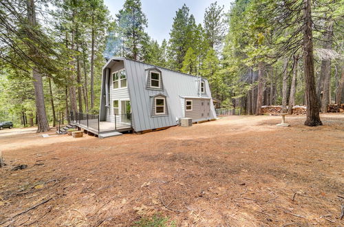 Foto 14 - Cozy Nevada City Cabin: Deck, Game Room, Fire Pit